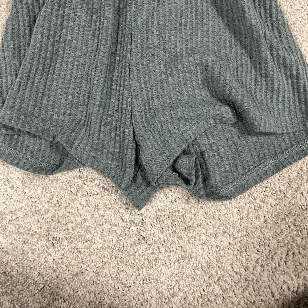 Romper - Picture 3 of 4